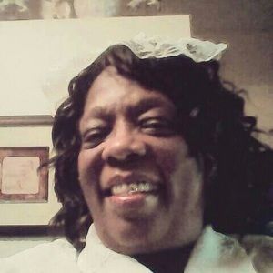 Meet your Posher, Dee dee